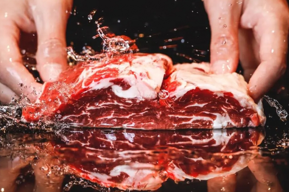 Nature C：食品保鲜新突破-1700℃1秒钟，牛肉可室温保鲜5天
